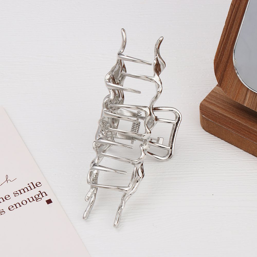 MOILY Fashion Hair Claw Elegant Hair Clips Butterfly Hairpin All-match Hair Accessories Shark Clip Women Girls Non Slip Ornament Styling Tools