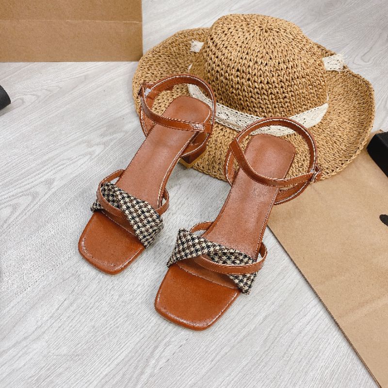 tuy²b(ẢNH THẬT) Sandal 5p Gót Vuông Caro Da Mềm Êm Fullbox