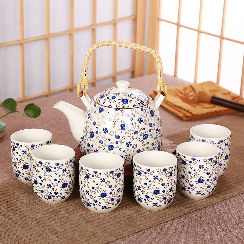 Bộ ấm chén uống trà có lõi lọc hoạ tiết hoa nhí xanh dương độc đáo