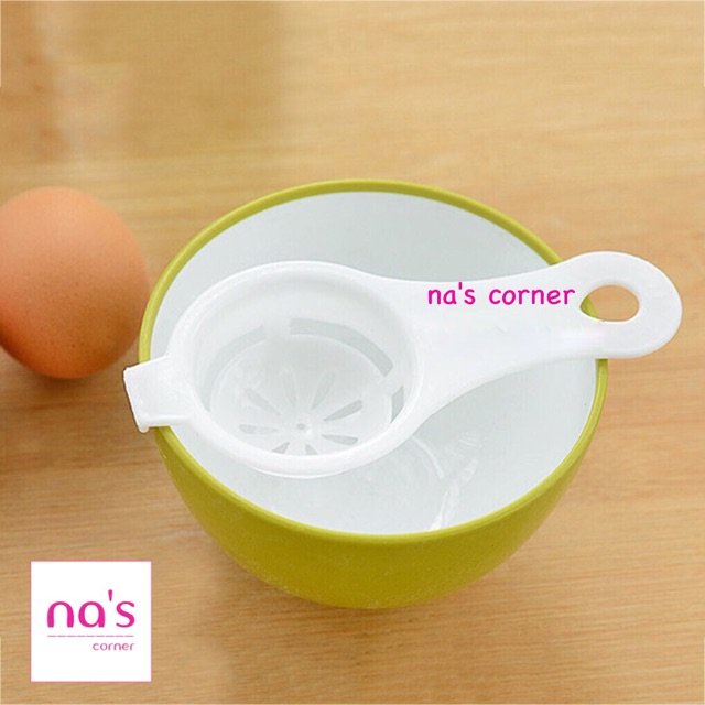 Dụng cụ tách lòng đỏ lòng trắng trứng gà tiện lợi