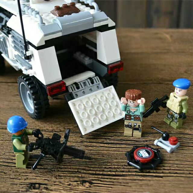 Bộ lego lắp ráp đại chiến siêu xe địa hình