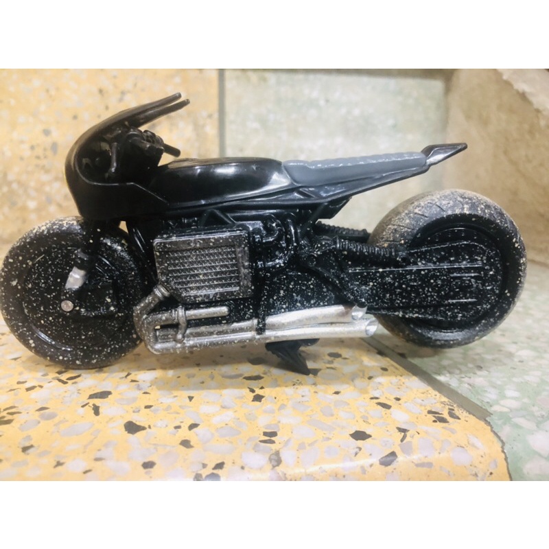 Xe Batman size lớn dài hơn 30cm và size nhỏ phiên bản dính cát