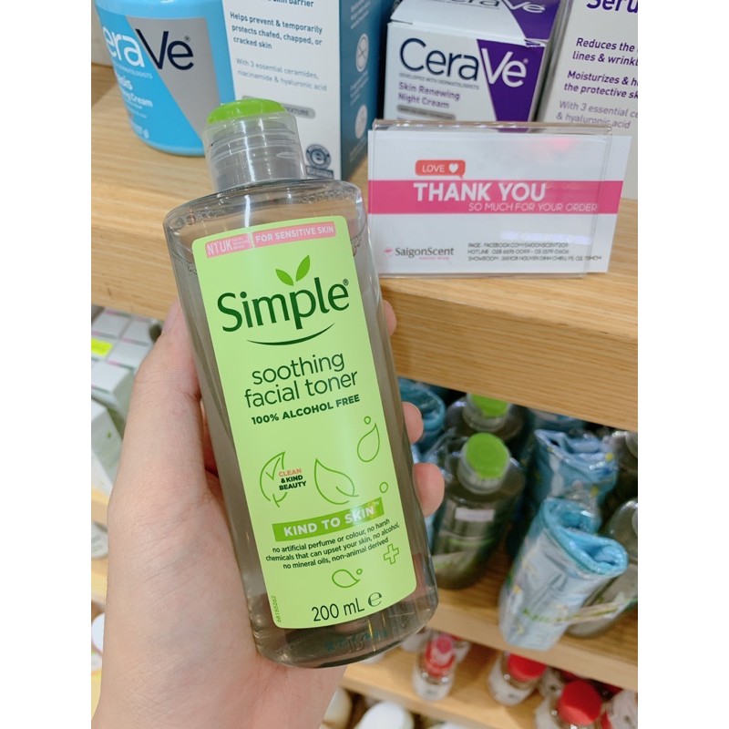 Nước cân bằng Simple Soothing Facial Toner 100% Alcohol Free ( 200mL )