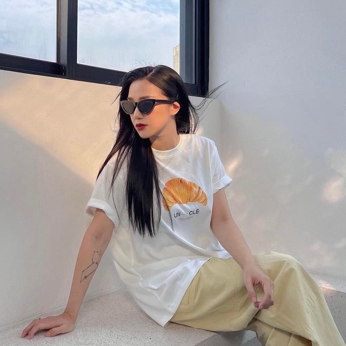 Áo phông ngắn tay họa tiết 2 màu UNCLÉ Croissant