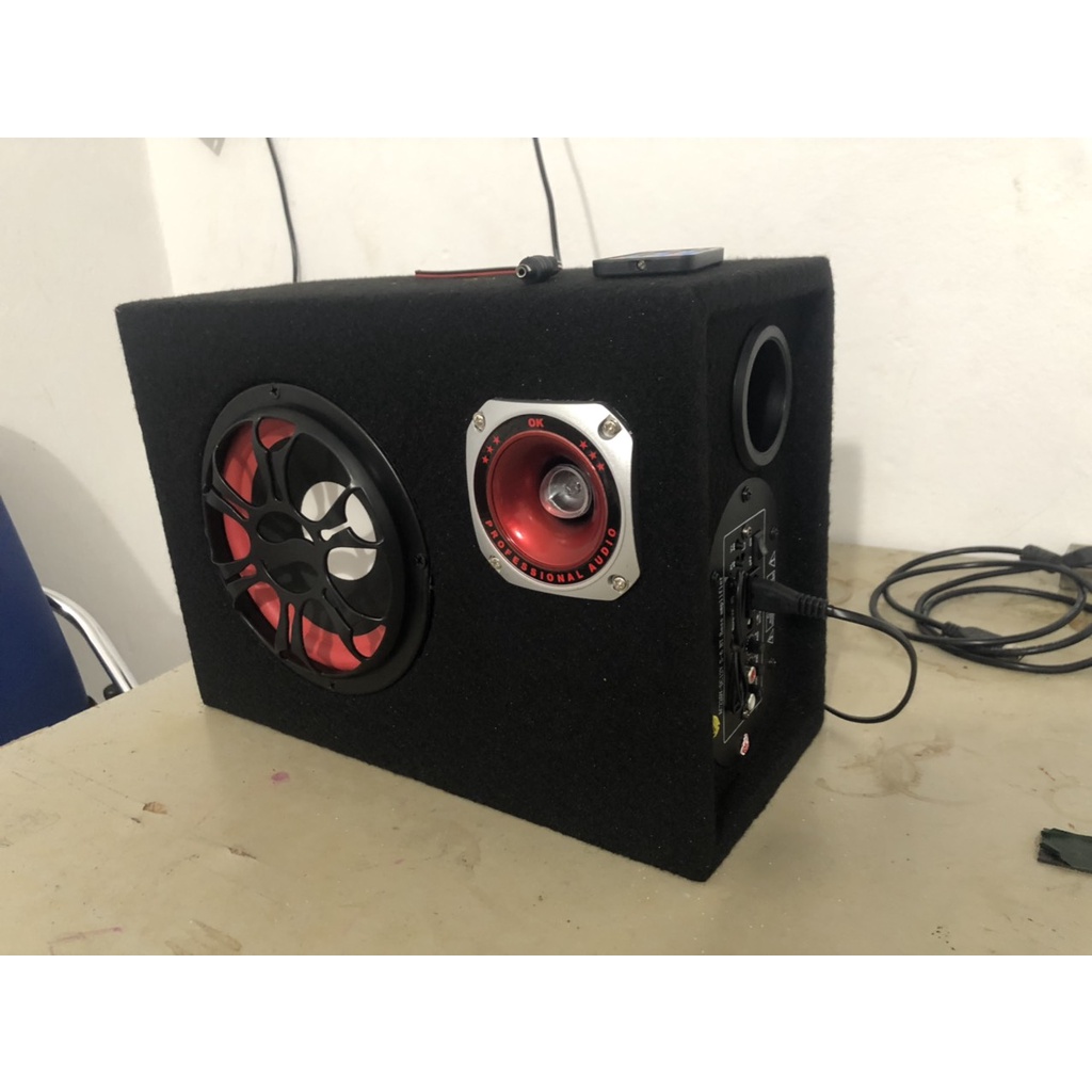 Loa Crown 6 bluetooth đế vuông bass căng.