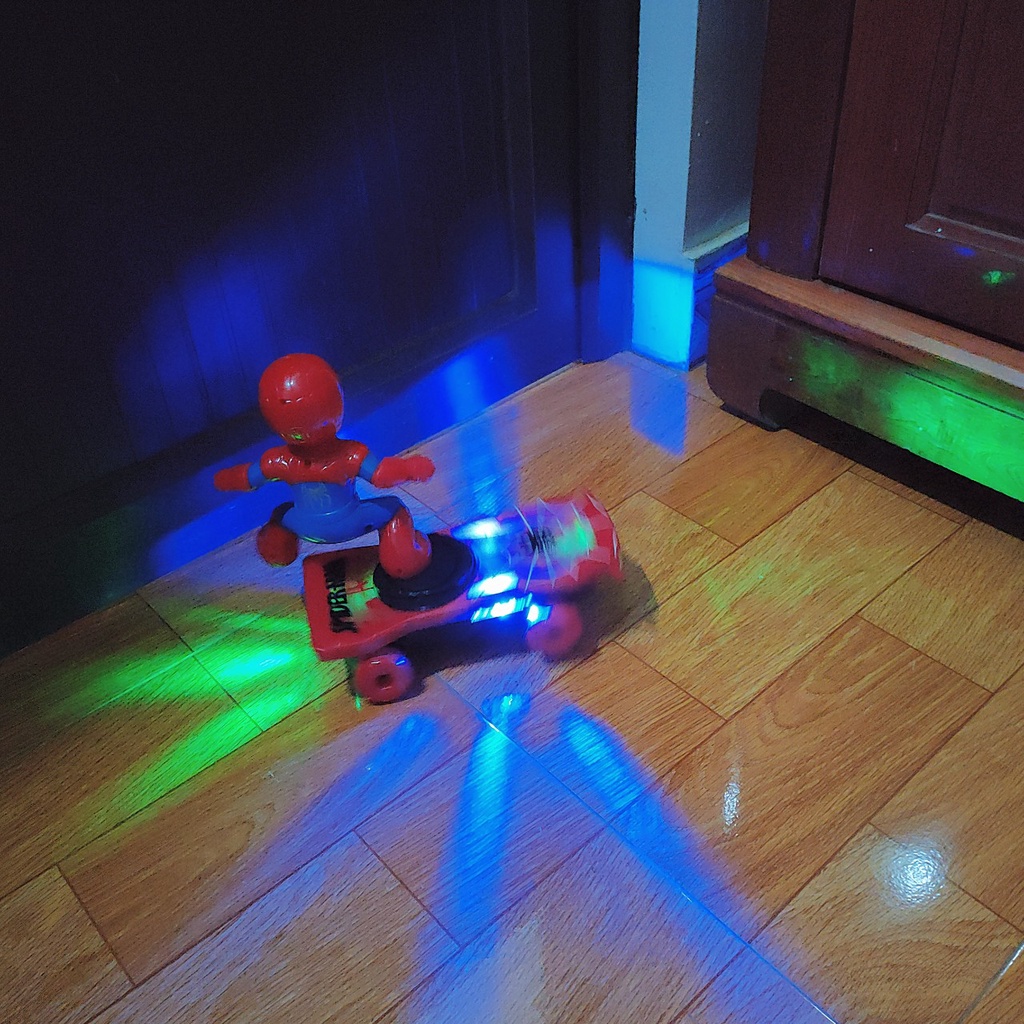 Siêu Nhân Người Nhện Trượt Ván Lật Xoay 360 Độ Chất Liệu Nhựa Abs An Toàn Cho Bé shop Phương linh D4886