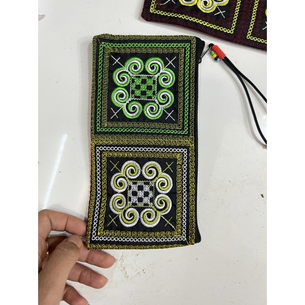 Ví Thổ cẩm thêu cầm tay