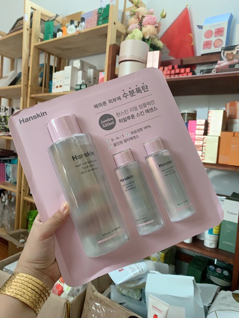 Tinh chất dưỡng ẩm chống lão hoá Hanskin Real Complexion Hyaluron Skin Essence | BigBuy360 - bigbuy360.vn