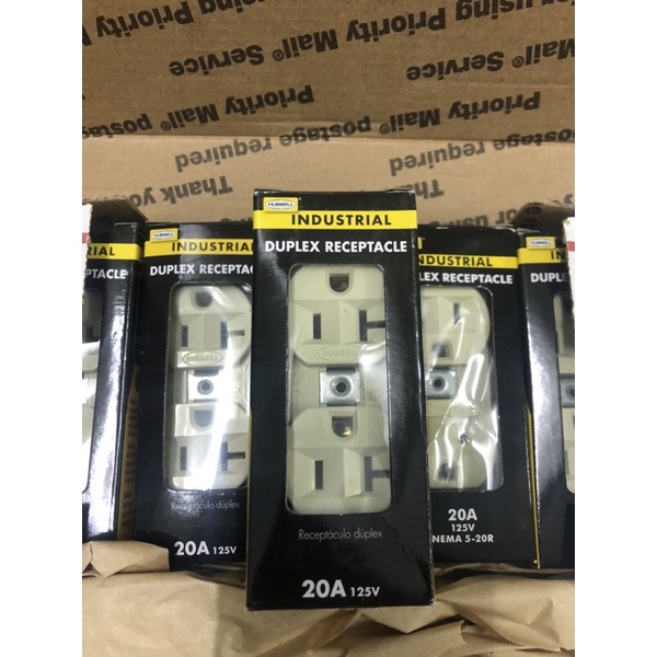 Ổ cắm điện Hubbell 5362IZ