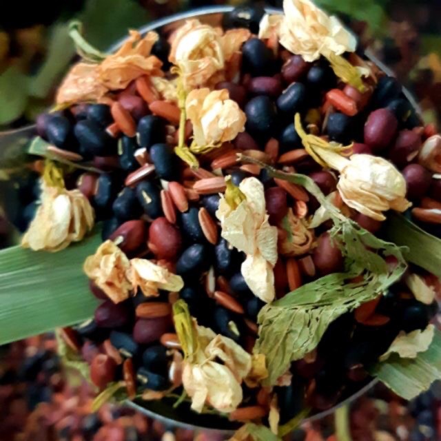 100 Gram Trà Gạo Lứt, Đậu Đen Xanh Lòng Hoa Nhài, Lá Dứa
