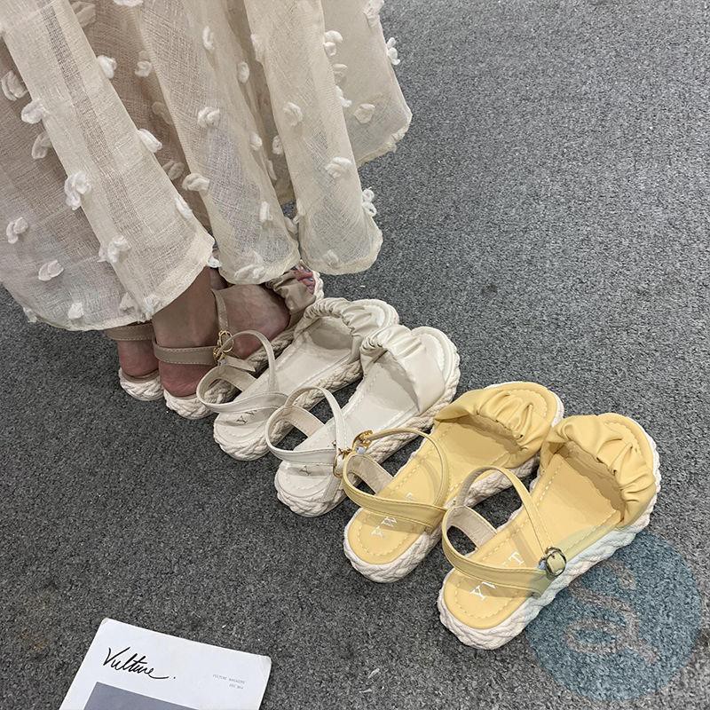 ∈∋Net celebrity sandals female super hot work days small fresh and simple high-end sense of summer shoes fairy wind sweet seaside