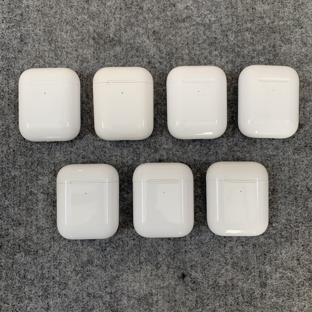 Mô hình trưng bày tai nghe air pod 2