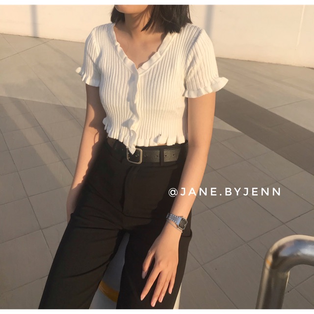 Áo croptop khuy giữa