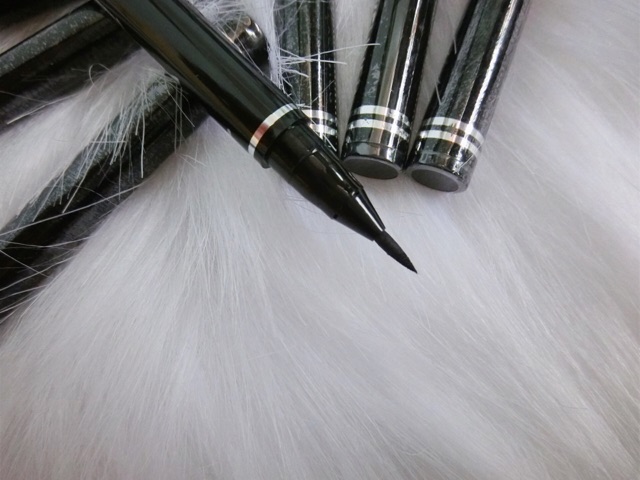 Bút lông kẻ mắt nước Thái Lan không lem không trôi | BigBuy360 - bigbuy360.vn