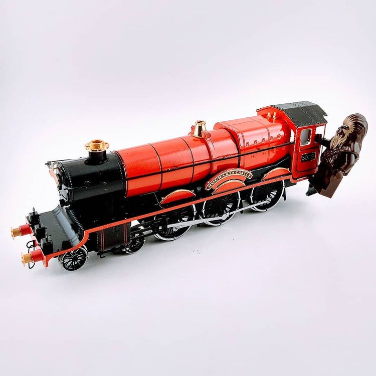 Mô Hình 3D Kim Loại Xe Lửa Hogwarts Express Trong Phim Harry Potter (chưa ráp)