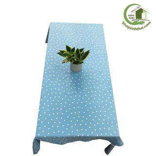 Khăn trải bàn bằng vải màu xanh dương điểm ngôi sao