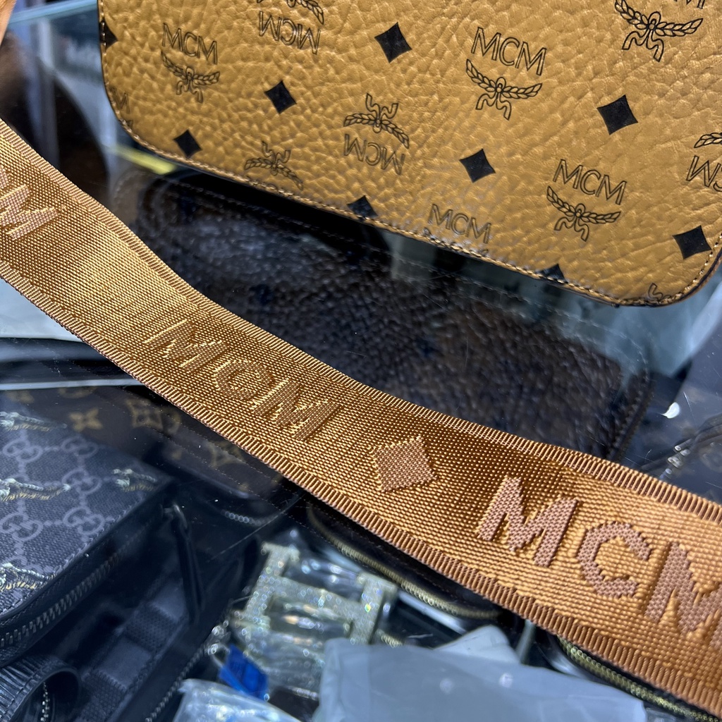 Túi đeo chéo mini bag M.C.M 2 khóa họa tiết 18x13x7 LA fullbox