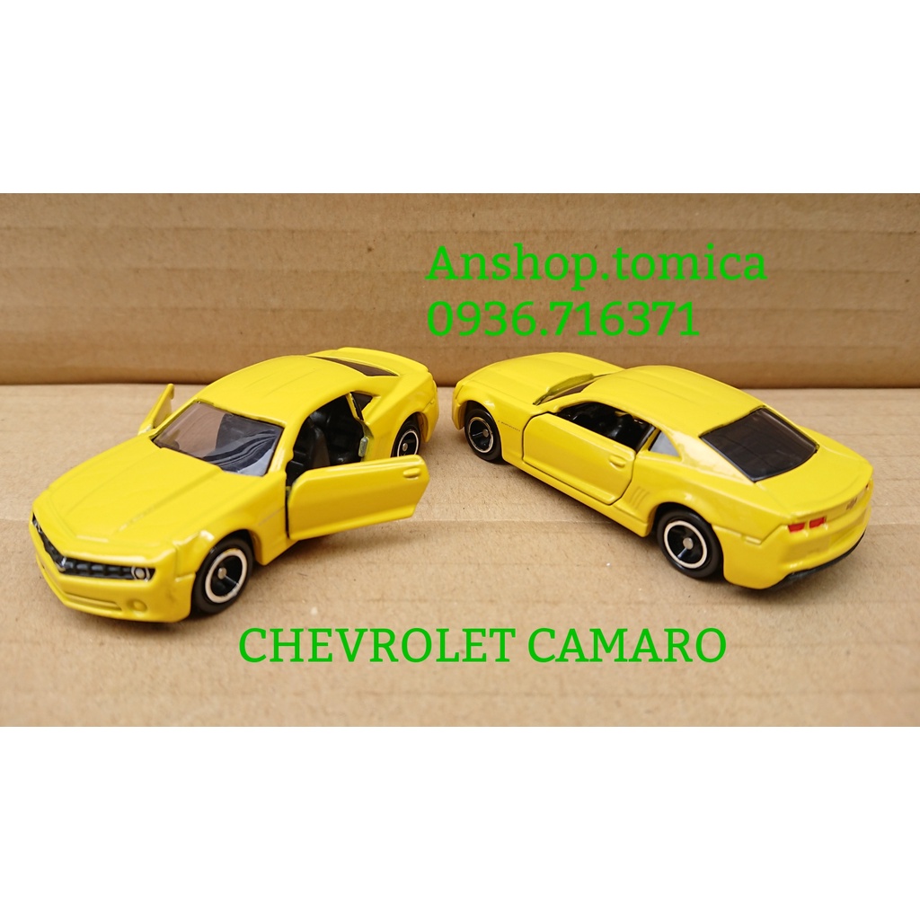 Mô hình siêu xe màu vàng mở được cửa tomica Nhật Bản