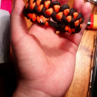 Vòng tay paracord