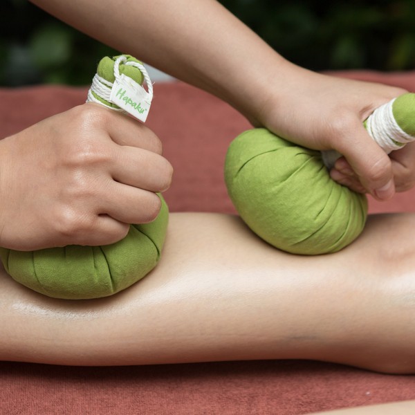 Bóng Massage Thảo Dược Hapaku 140g, Massage Toàn Thân Giảm Đau Nhức Cơ Thể