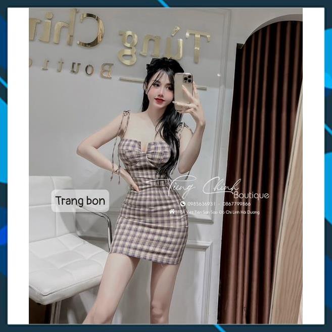 Đầm body hai dây cúp ngực kẻ caro