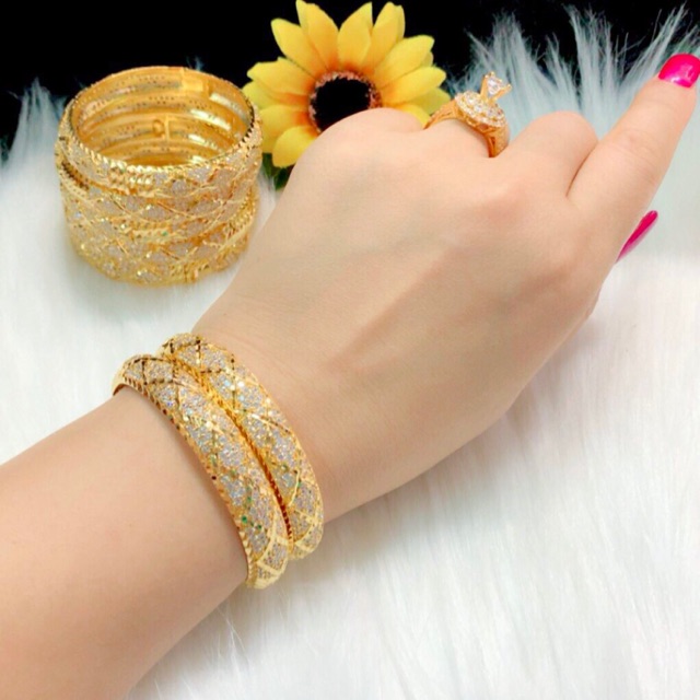 Vòng tay cưới kiểu chạm dát vàng 18k