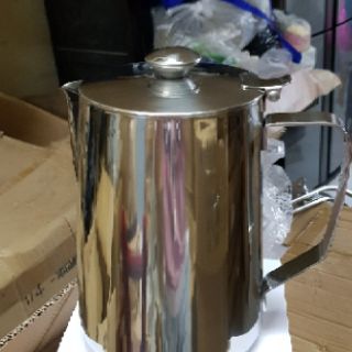Ca đánh sữa inox 304 có nắp 2 lít.