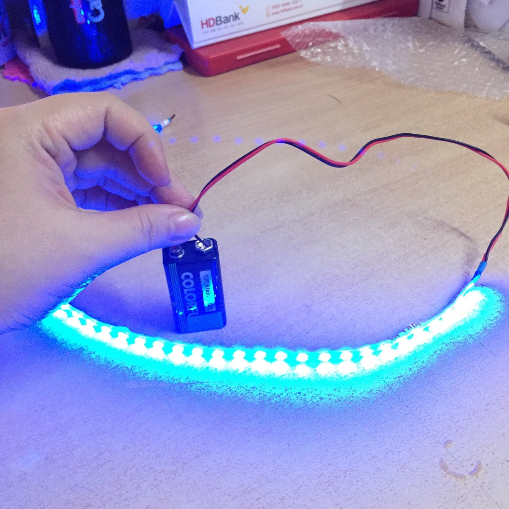 Đế pin 9V kèm công tắc và đèn led dùng để trang trí và chế tạo