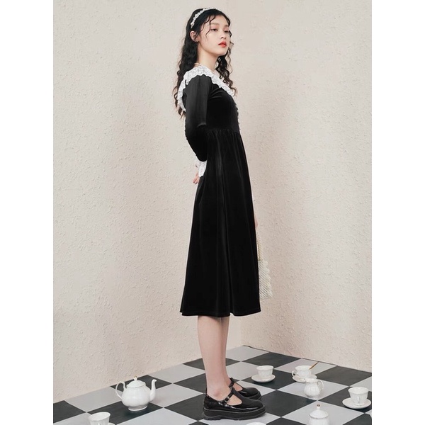 Đầm nhung đen Peacebird