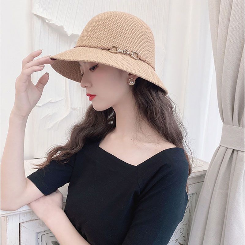 Nón Thời Trang Chống Nắng Viền Dây Tag Khóa Móc