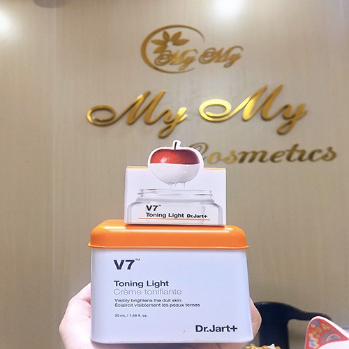 Kem dưỡng trắng da V7 toning light. Kem V7 Hàn quốc chính hãng chuyên dưỡng trắng da và tái tạo da.