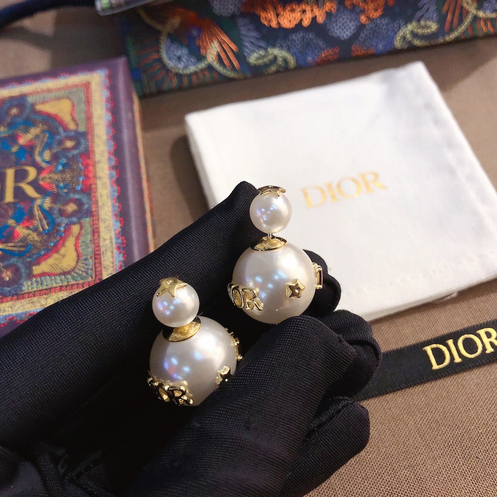 Bông tai chữ cá Dior đính đá ngọc trai thời trang cho nữ