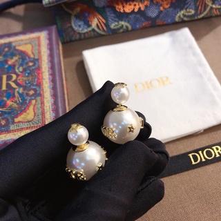 Bông tai chữ cá Dior đính đá ngọc trai thời trang cho nữ 