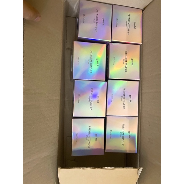 Kem Dưỡng Trắng Da Và Nâng Tone Da Tức Thì Goodal Premium Snail Tone-Up Cream 30ml