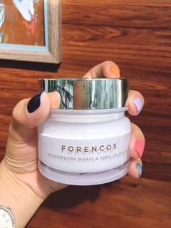 Kem dưỡng trắng forencos