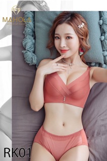 This single-breasted bra has a sexy breast effect