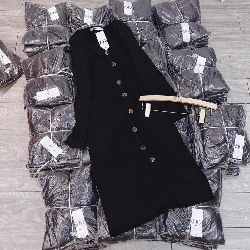 Váy cổ V khuy vân đá | BigBuy360 - bigbuy360.vn