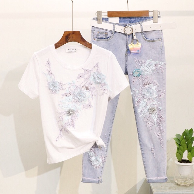 Set đồ nữ cao cấp thiết kế hoạ tiết hoa trẻ trung, kết hợp cùng quần Jean rách phong cách NV0006
