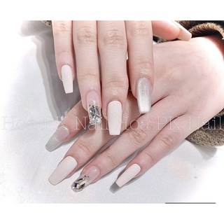 Nail box đính đá trắng móng giả thiết kế