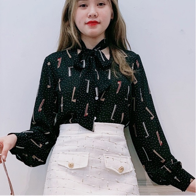 Đầm chữ L cổ choker Đen