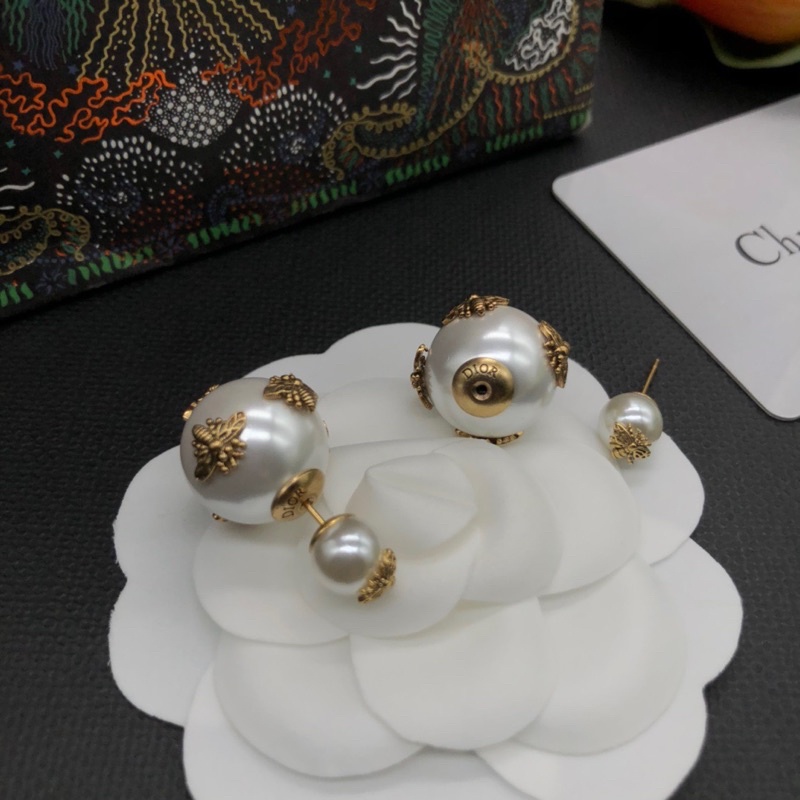 Bông tai cao cấp Dior