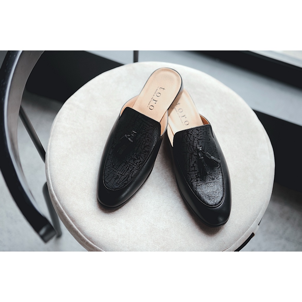 Giày Sục Nam Hở Gót Đai Chuông Da Bò Nguyễn Tấm Santoro Mã M647