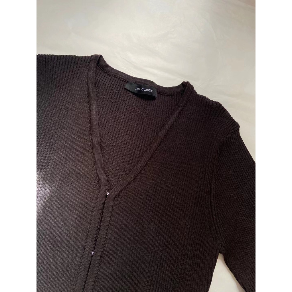 Áo len nữ basic Low Classic mang phong cách vintage