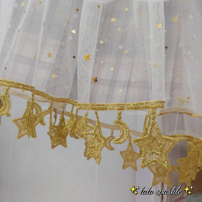 Tùng ngôi sao JK màu vàng