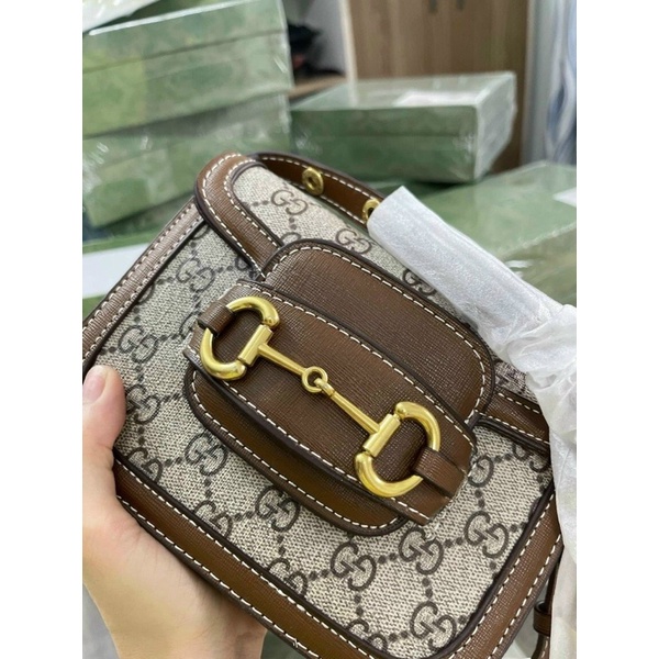 Túi gu cii hà hồ size 18 fullbox siêu đẹp.