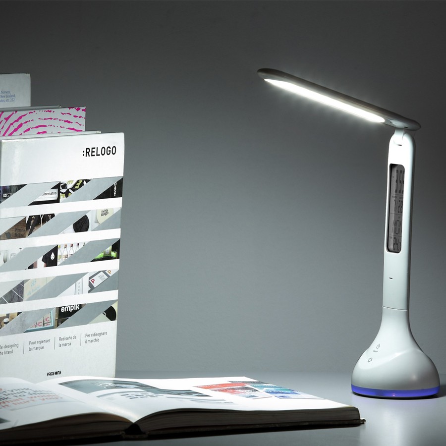 Đèn bàn học Led Chống Cận Sạc Pin Remax Rt E185 Giá Rẻ - BH 6 Tháng