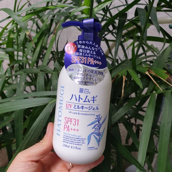 Sữa Dưỡng Thể Chống Nắng, Dưỡng Ẩm Reihaku Hatomugi UV Milky Gel SPF31 PA+++ (250ml)