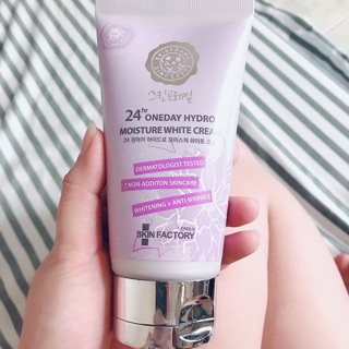 Kem trắng da body 24hr Oneday Hydro Moisture White Cream
