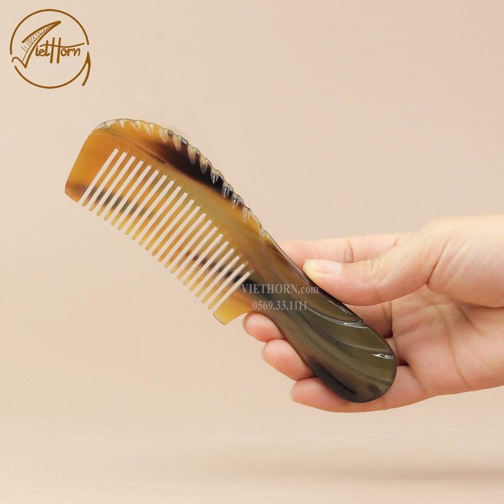 Lược sừng thủ công chạm khắc tỉ mỉ, chải tóc cực êm VIETHORN