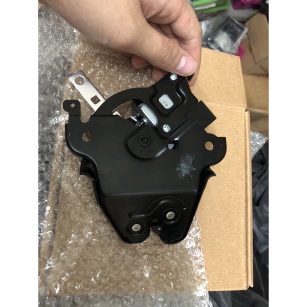 Ổ khóa ngậm cốp m3  ,m6 ,cx5